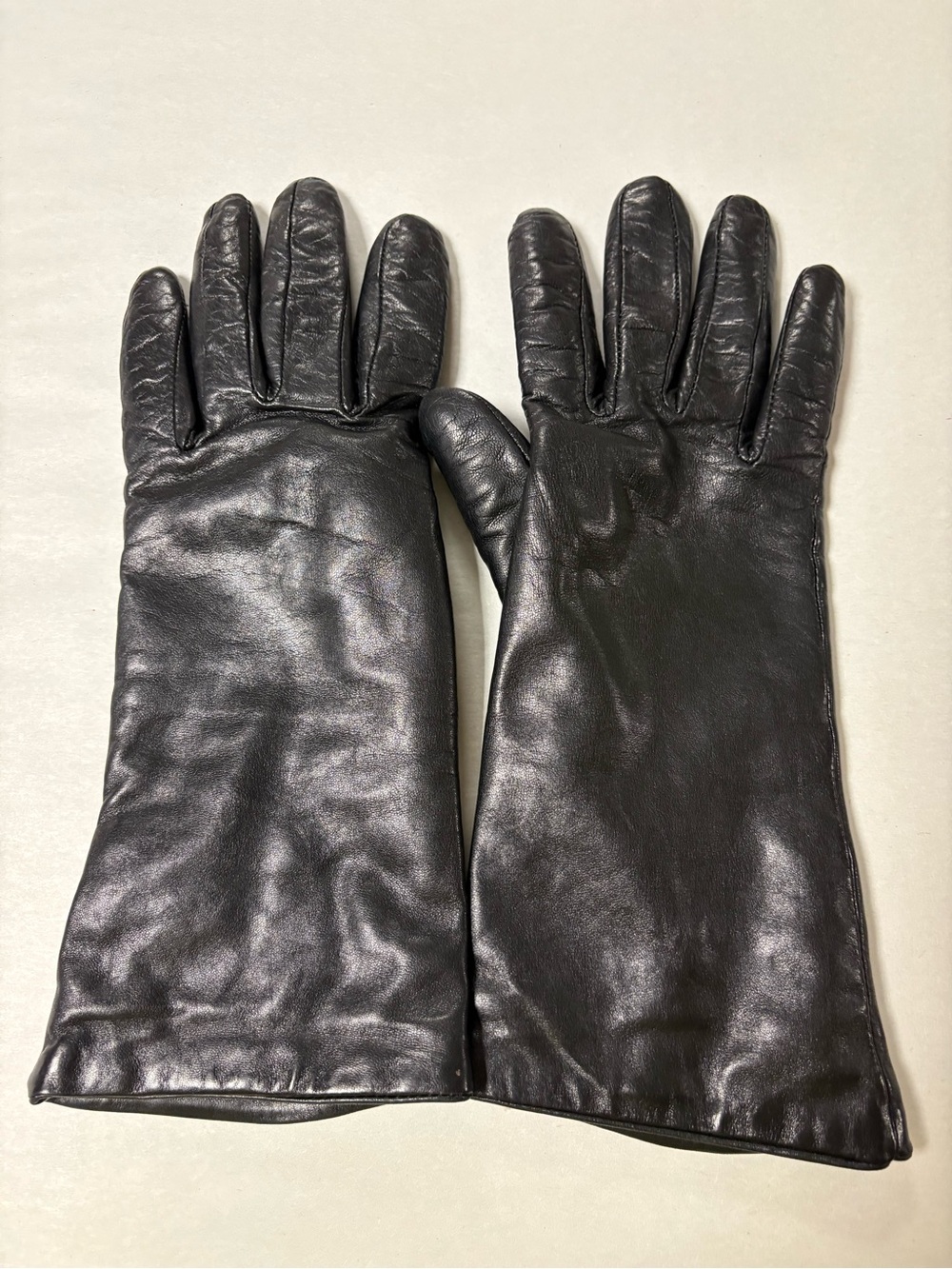 Nordstrom Womens Black Leather Cashmere Lined Wrist Gloves Size 8
